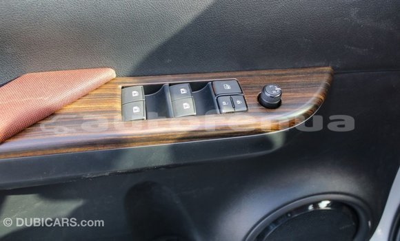 Acheter Import Voiture Toyota Hilux Blanc à Import - Dubai, Marquesas Acheter Import Voiture Toyota Hilux Blanc à Import - Dubai, Marquesas