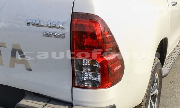 Acheter Import Voiture Toyota Hilux Blanc à Import - Dubai, Marquesas Acheter Import Voiture Toyota Hilux Blanc à Import - Dubai, Marquesas