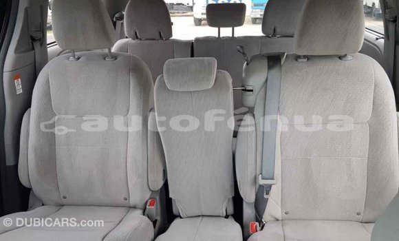 Acheter Import Voiture Toyota Sienna Blanc à Import - Dubai, Marquesas Acheter Import Voiture Toyota Sienna Blanc à Import - Dubai, Marquesas