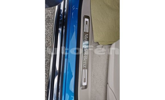 Acheter Import Voiture Mercedes-Benz 190 Bleu à Import - Dubai, Marquesas Acheter Import Voiture Mercedes-Benz 190 Bleu à Import - Dubai, Marquesas