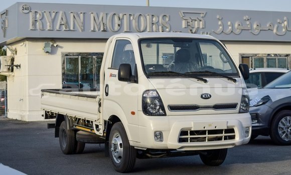 Acheter Import Voiture Kia Carens Blanc à Import - Dubai, Marquesas Acheter Import Voiture Kia Carens Blanc à Import - Dubai, Marquesas