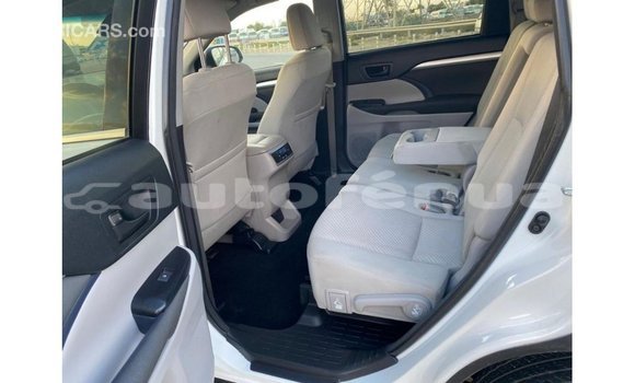 Acheter Import Voiture Toyota Highlander Blanc à Import - Dubai, Marquesas Acheter Import Voiture Toyota Highlander Blanc à Import - Dubai, Marquesas
