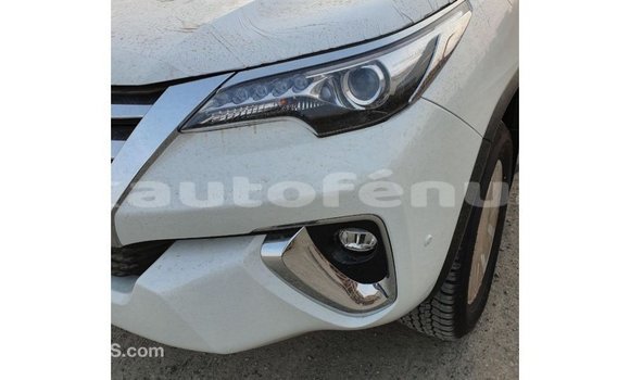 Acheter Import Voiture Toyota Fortuner Blanc à Import - Dubai, Marquesas Acheter Import Voiture Toyota Fortuner Blanc à Import - Dubai, Marquesas