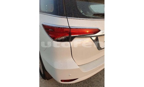 Acheter Import Voiture Toyota Fortuner Blanc à Import - Dubai, Marquesas Acheter Import Voiture Toyota Fortuner Blanc à Import - Dubai, Marquesas