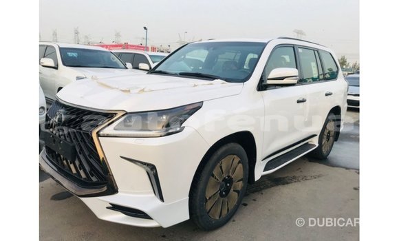 Acheter Import Voiture Lexus LX Blanc à Import - Dubai, Marquesas Acheter Import Voiture Lexus LX Blanc à Import - Dubai, Marquesas
