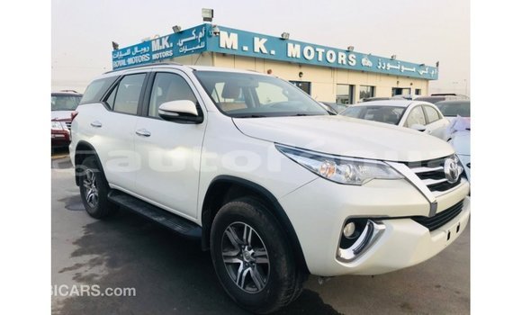Acheter Import Voiture Toyota Fortuner Blanc à Import - Dubai, Marquesas Acheter Import Voiture Toyota Fortuner Blanc à Import - Dubai, Marquesas