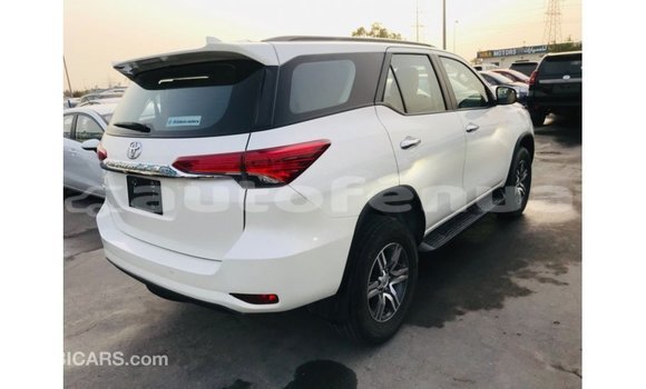 Acheter Import Voiture Toyota Fortuner Blanc à Import - Dubai, Marquesas Acheter Import Voiture Toyota Fortuner Blanc à Import - Dubai, Marquesas