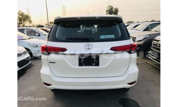 Acheter Import Voiture Toyota Fortuner Blanc à Import - Dubai, Marquesas Acheter Import Voiture Toyota Fortuner Blanc à Import - Dubai, Marquesas