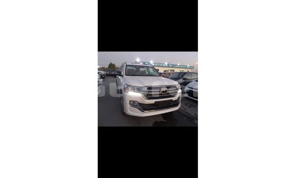 Buy Import Toyota Land Cruiser White Car in Import - Dubai in Marquesas Buy Import Toyota Land Cruiser White Car in Import - Dubai in Marquesas