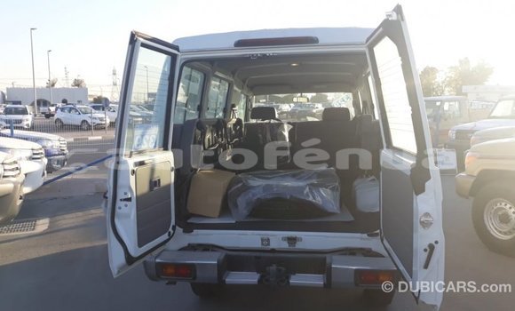 Acheter Import Voiture Toyota Land Cruiser Blanc à Import - Dubai, Marquesas Acheter Import Voiture Toyota Land Cruiser Blanc à Import - Dubai, Marquesas