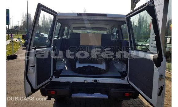 Buy Import Toyota Land Cruiser White Car in Import - Dubai in Marquesas Buy Import Toyota Land Cruiser White Car in Import - Dubai in Marquesas