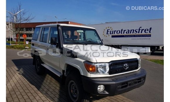Buy Import Toyota Land Cruiser White Car in Import - Dubai in Marquesas Buy Import Toyota Land Cruiser White Car in Import - Dubai in Marquesas