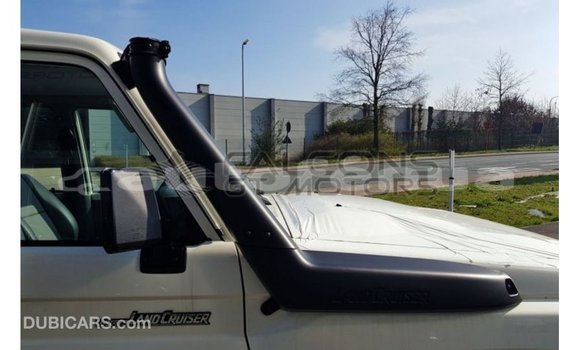 Buy Import Toyota Land Cruiser White Car in Import - Dubai in Marquesas Buy Import Toyota Land Cruiser White Car in Import - Dubai in Marquesas