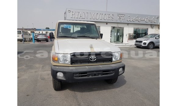Acheter Import Voiture Toyota Land Cruiser Beige à Import - Dubai, Marquesas Acheter Import Voiture Toyota Land Cruiser Beige à Import - Dubai, Marquesas