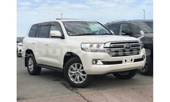 Acheter Import Voiture Toyota Land Cruiser Blanc à Import - Dubai, Marquesas Acheter Import Voiture Toyota Land Cruiser Blanc à Import - Dubai, Marquesas