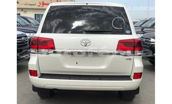 Acheter Import Voiture Toyota Land Cruiser Blanc à Import - Dubai, Marquesas Acheter Import Voiture Toyota Land Cruiser Blanc à Import - Dubai, Marquesas