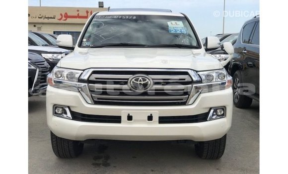 Acheter Import Voiture Toyota Land Cruiser Blanc à Import - Dubai, Marquesas Acheter Import Voiture Toyota Land Cruiser Blanc à Import - Dubai, Marquesas
