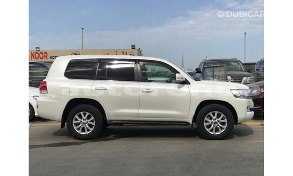 Acheter Import Voiture Toyota Land Cruiser Blanc à Import - Dubai, Marquesas Acheter Import Voiture Toyota Land Cruiser Blanc à Import - Dubai, Marquesas