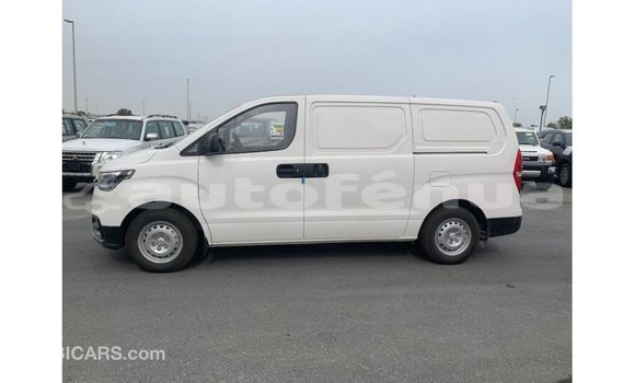 Buy Import Hyundai Cargo White Car in Import - Dubai in Marquesas Buy Import Hyundai Cargo White Car in Import - Dubai in Marquesas