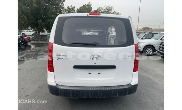Buy Import Hyundai Cargo White Car in Import - Dubai in Marquesas Buy Import Hyundai Cargo White Car in Import - Dubai in Marquesas