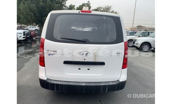 Buy Import Hyundai Cargo White Car in Import - Dubai in Marquesas Buy Import Hyundai Cargo White Car in Import - Dubai in Marquesas