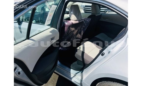 Buy Import Toyota Corolla White Car in Import - Dubai in Marquesas Buy Import Toyota Corolla White Car in Import - Dubai in Marquesas