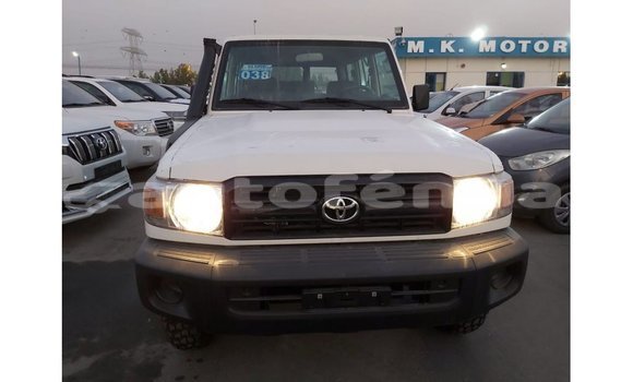 Acheter Import Voiture Toyota Land Cruiser Blanc à Import - Dubai, Marquesas Acheter Import Voiture Toyota Land Cruiser Blanc à Import - Dubai, Marquesas