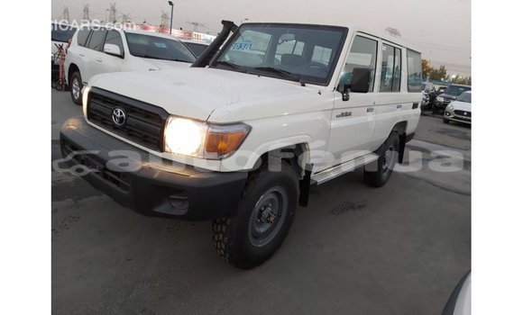 Acheter Import Voiture Toyota Land Cruiser Blanc à Import - Dubai, Marquesas Acheter Import Voiture Toyota Land Cruiser Blanc à Import - Dubai, Marquesas