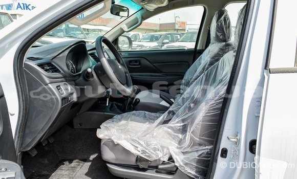 Acheter Import Voiture Mitsubishi L200 Blanc à Import - Dubai, Marquesas Acheter Import Voiture Mitsubishi L200 Blanc à Import - Dubai, Marquesas