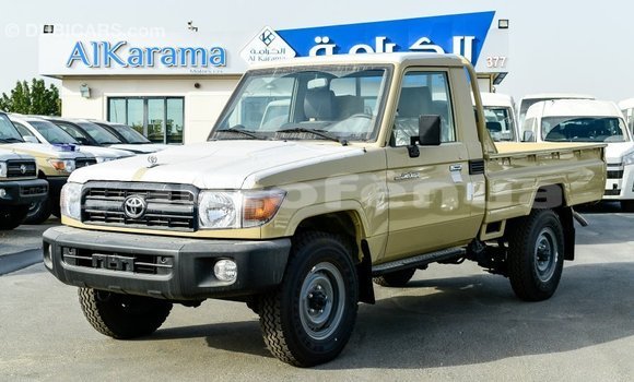 Acheter Import Voiture Toyota Land Cruiser Beige à Import - Dubai, Marquesas Acheter Import Voiture Toyota Land Cruiser Beige à Import - Dubai, Marquesas