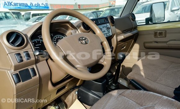 Acheter Import Voiture Toyota Land Cruiser Beige à Import - Dubai, Marquesas Acheter Import Voiture Toyota Land Cruiser Beige à Import - Dubai, Marquesas