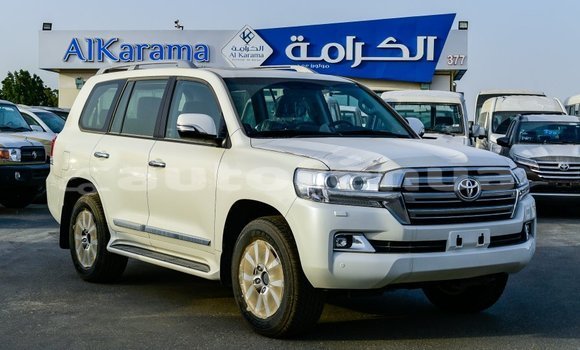 Acheter Import Voiture Toyota Land Cruiser Blanc à Import - Dubai, Marquesas Acheter Import Voiture Toyota Land Cruiser Blanc à Import - Dubai, Marquesas