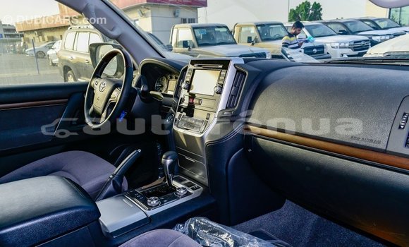 Acheter Import Voiture Toyota Land Cruiser Blanc à Import - Dubai, Marquesas Acheter Import Voiture Toyota Land Cruiser Blanc à Import - Dubai, Marquesas