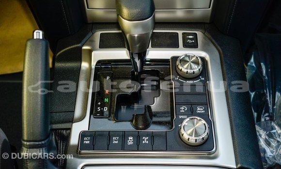 Acheter Import Voiture Toyota Land Cruiser Blanc à Import - Dubai, Marquesas Acheter Import Voiture Toyota Land Cruiser Blanc à Import - Dubai, Marquesas