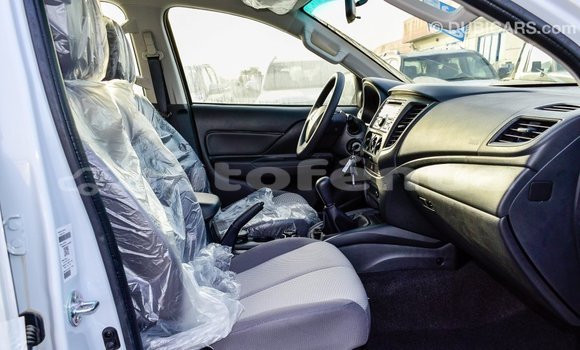 Acheter Import Voiture Mitsubishi L200 Blanc à Import - Dubai, Marquesas Acheter Import Voiture Mitsubishi L200 Blanc à Import - Dubai, Marquesas