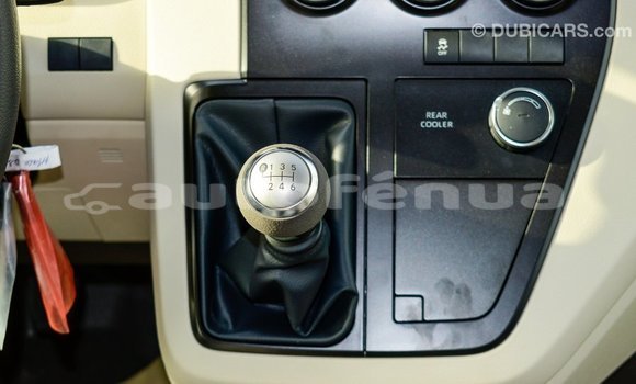 Acheter Import Voiture Toyota Hiace Blanc à Import - Dubai, Marquesas Acheter Import Voiture Toyota Hiace Blanc à Import - Dubai, Marquesas