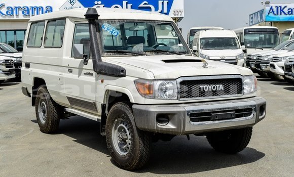 Acheter Import Voiture Toyota Land Cruiser Blanc à Import - Dubai, Marquesas Acheter Import Voiture Toyota Land Cruiser Blanc à Import - Dubai, Marquesas