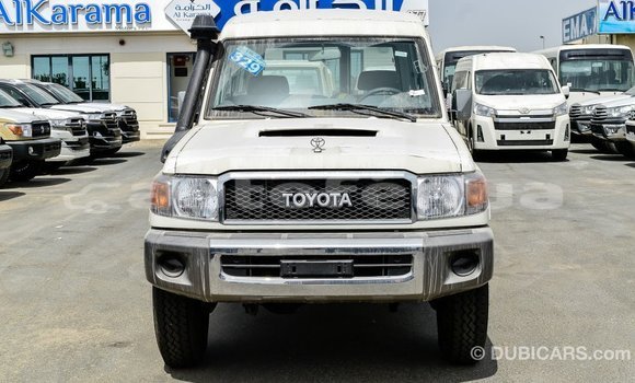 Acheter Import Voiture Toyota Land Cruiser Blanc à Import - Dubai, Marquesas Acheter Import Voiture Toyota Land Cruiser Blanc à Import - Dubai, Marquesas