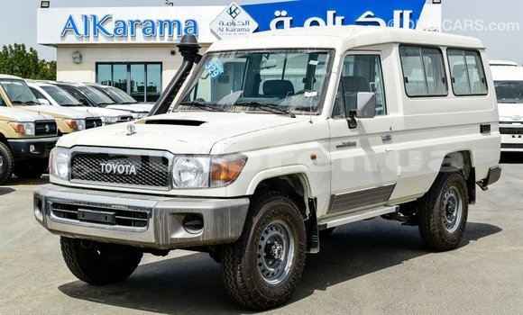 Acheter Import Voiture Toyota Land Cruiser Blanc à Import - Dubai, Marquesas Acheter Import Voiture Toyota Land Cruiser Blanc à Import - Dubai, Marquesas
