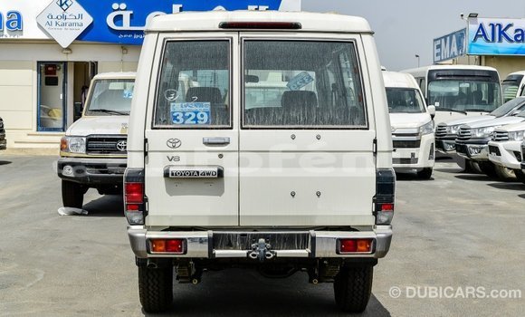 Acheter Import Voiture Toyota Land Cruiser Blanc à Import - Dubai, Marquesas Acheter Import Voiture Toyota Land Cruiser Blanc à Import - Dubai, Marquesas