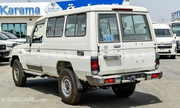 Acheter Import Voiture Toyota Land Cruiser Blanc à Import - Dubai, Marquesas Acheter Import Voiture Toyota Land Cruiser Blanc à Import - Dubai, Marquesas