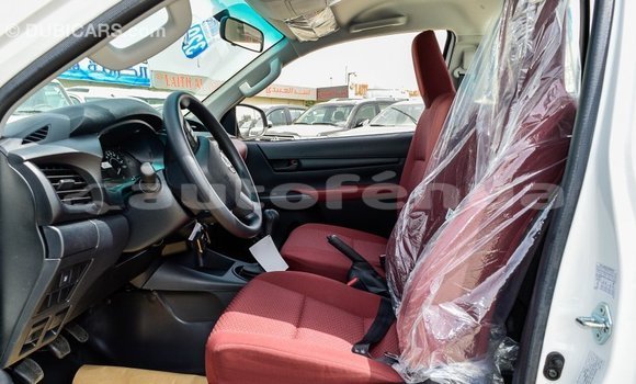 Acheter Import Voiture Toyota Hilux Blanc à Import - Dubai, Marquesas Acheter Import Voiture Toyota Hilux Blanc à Import - Dubai, Marquesas