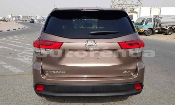 Acheter Import Voiture Toyota Highlander Marron à Import - Dubai, Marquesas Acheter Import Voiture Toyota Highlander Marron à Import - Dubai, Marquesas