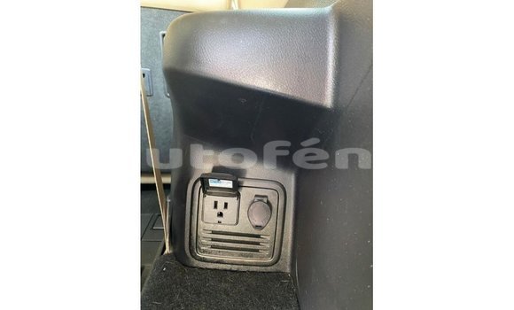 Acheter Import Voiture Toyota 4Runner Blanc à Import - Dubai, Marquesas Acheter Import Voiture Toyota 4Runner Blanc à Import - Dubai, Marquesas