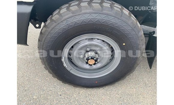 Buy Import Toyota Land Cruiser White Car in Import - Dubai in Marquesas Buy Import Toyota Land Cruiser White Car in Import - Dubai in Marquesas