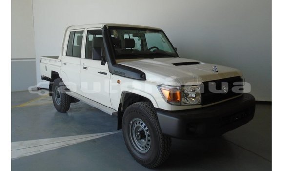 Acheter Import Voiture Toyota Land Cruiser Blanc à Import - Dubai, Marquesas Acheter Import Voiture Toyota Land Cruiser Blanc à Import - Dubai, Marquesas