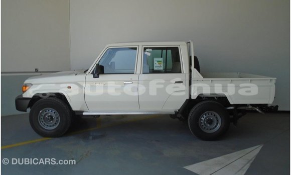 Acheter Import Voiture Toyota Land Cruiser Blanc à Import - Dubai, Marquesas Acheter Import Voiture Toyota Land Cruiser Blanc à Import - Dubai, Marquesas