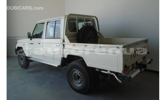 Acheter Import Voiture Toyota Land Cruiser Blanc à Import - Dubai, Marquesas Acheter Import Voiture Toyota Land Cruiser Blanc à Import - Dubai, Marquesas