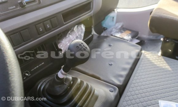 Acheter Import Voiture Toyota Coaster Blanc à Import - Dubai, Marquesas Acheter Import Voiture Toyota Coaster Blanc à Import - Dubai, Marquesas