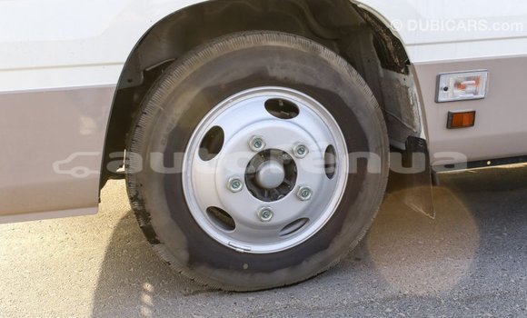 Acheter Import Voiture Toyota Coaster Blanc à Import - Dubai, Marquesas Acheter Import Voiture Toyota Coaster Blanc à Import - Dubai, Marquesas